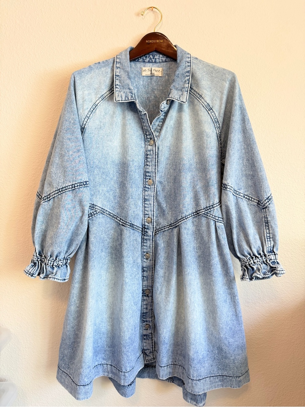 We the Free Hannah Denim mini dress buttondown, pockets, acid wash, Sz L - Picture 3 of 12